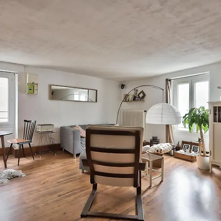 Large For 2 * Nantes
